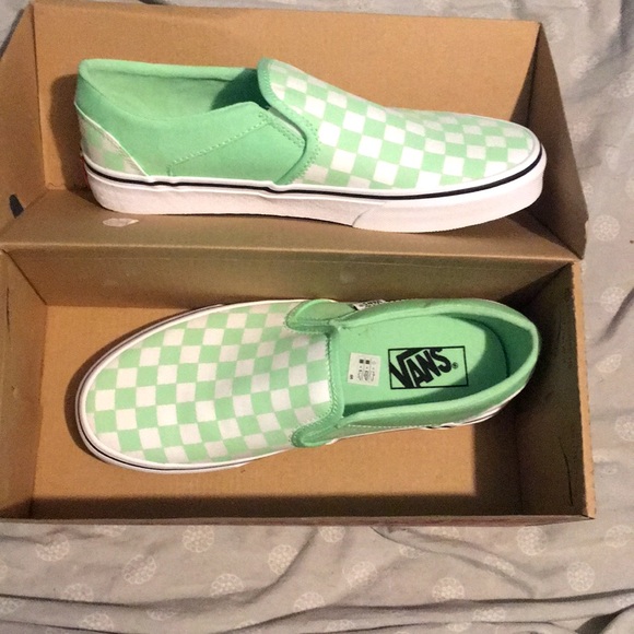 Vans, never worn. - Picture 3 of 3